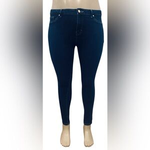 Jennifer Lopez Super Skinny Jeans.